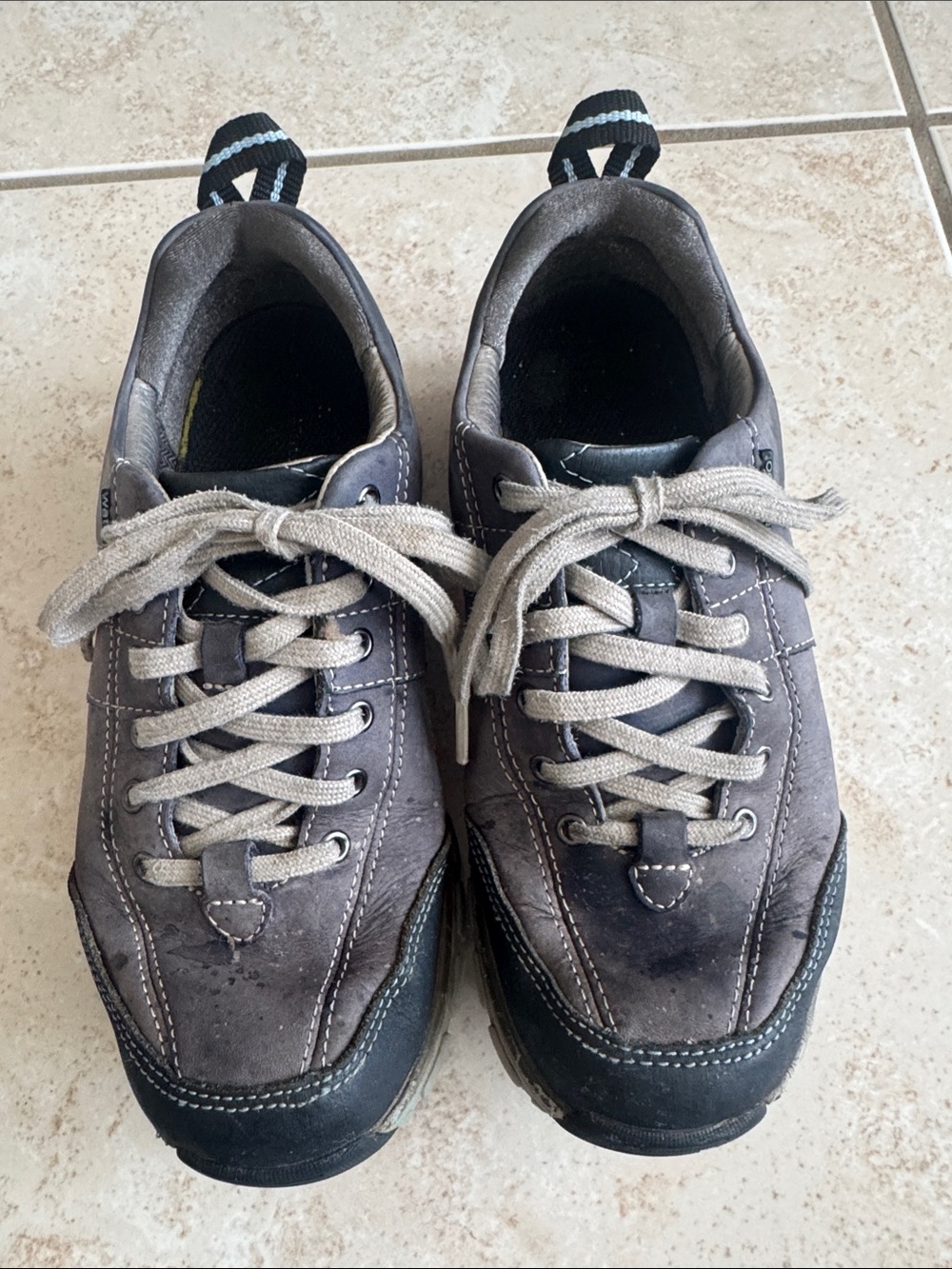 Clarks Water proof -Women's Gray Lace-Up Sneakers